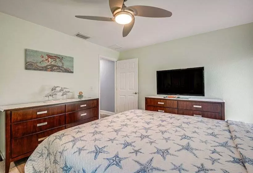 Spacious Bradenton Home W/ Pool ~ 5 Mi To Beaches