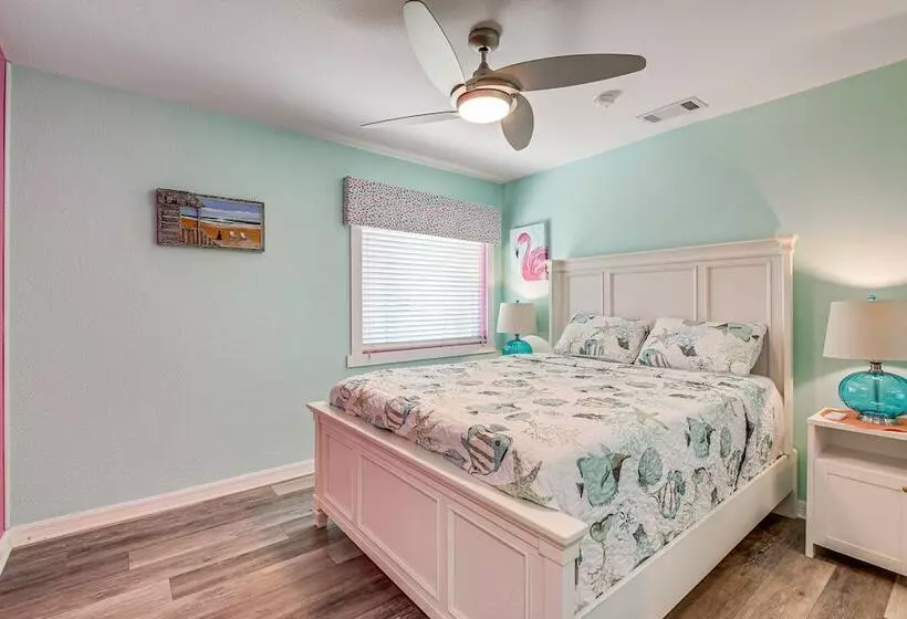 Spacious Bradenton Home W/ Pool ~ 5 Mi To Beaches