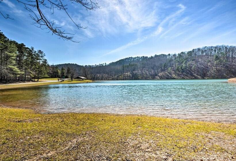 Spacious Talking Rock Cabin: Game Room, Fire Pit!