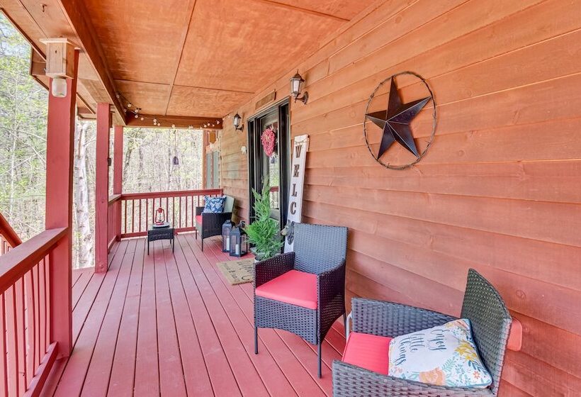 Spacious Talking Rock Cabin: Game Room, Fire Pit!