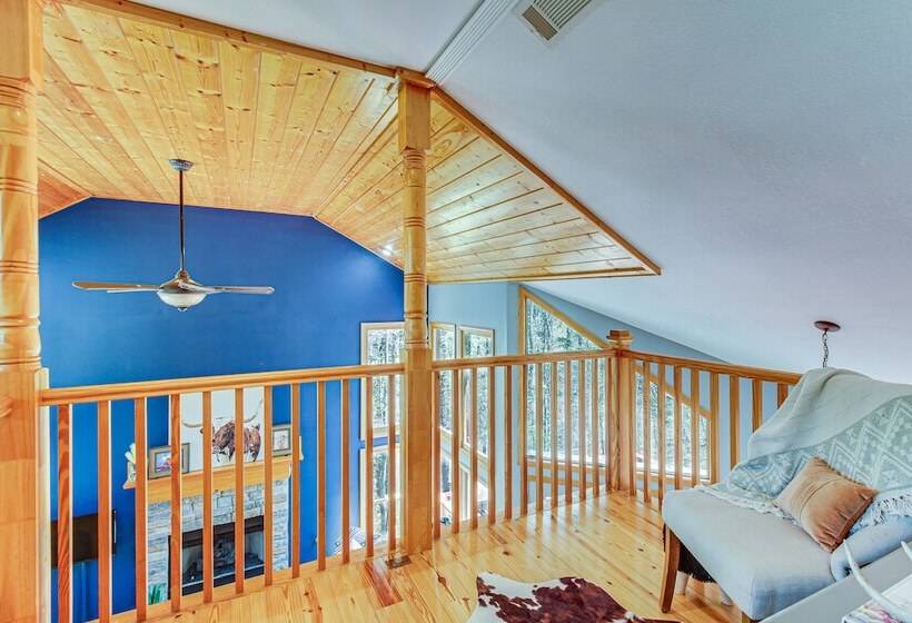 Spacious Talking Rock Cabin: Game Room, Fire Pit!