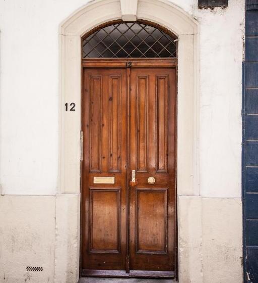 پانسیون Engineer Lane House