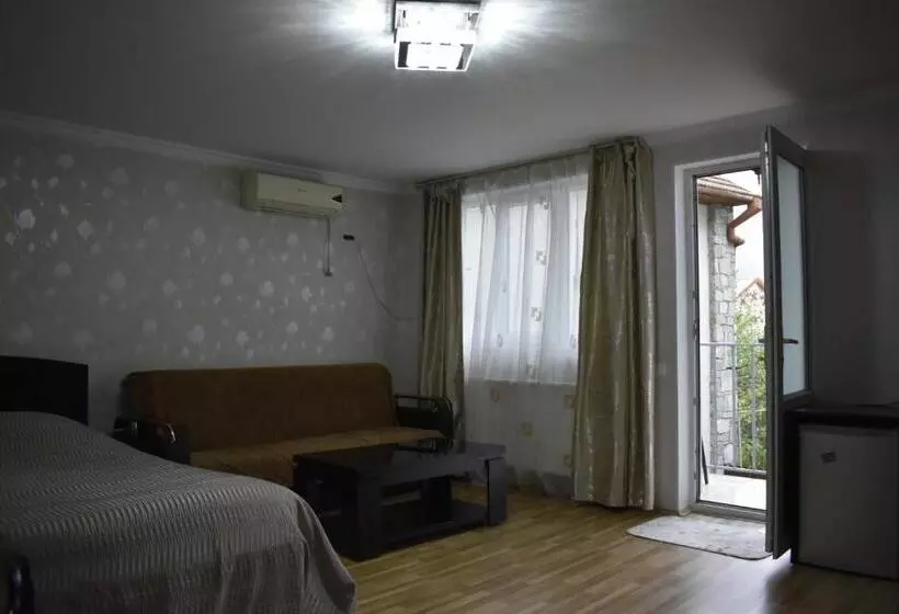 پانسیون Tamarindi Guest House
