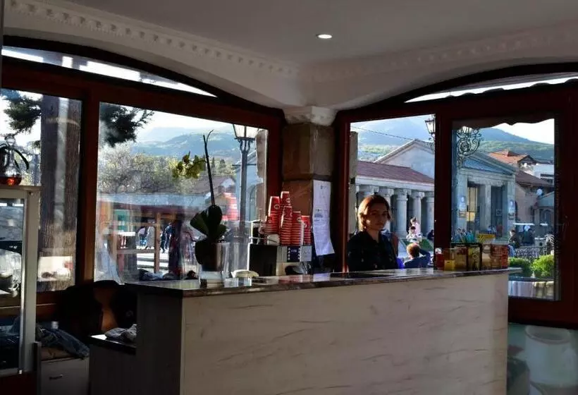 پانسیون Tamarindi Guest House