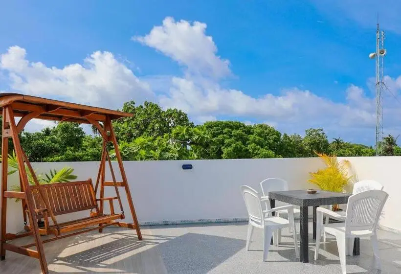 هتل Sands Garden