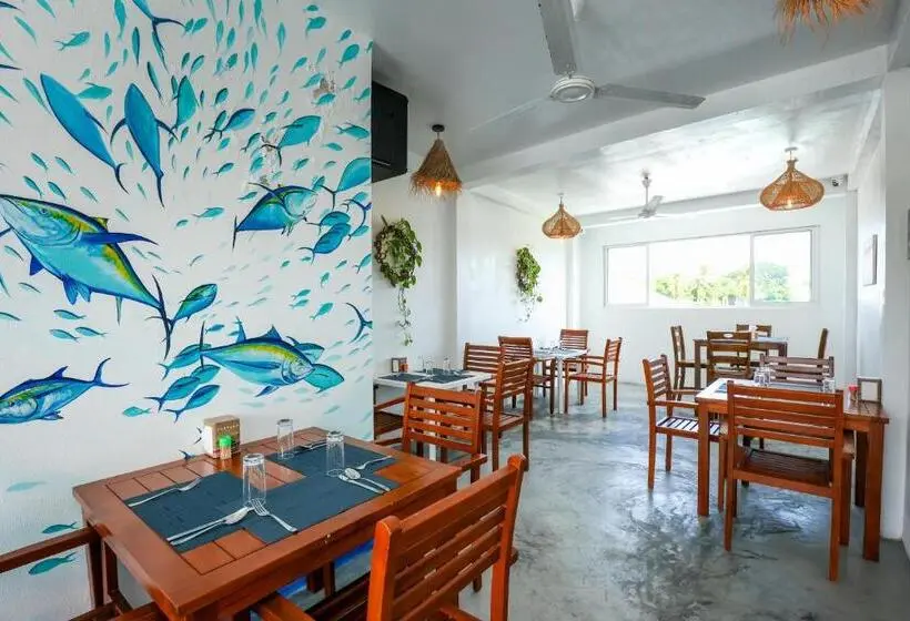 هتل Sands Garden