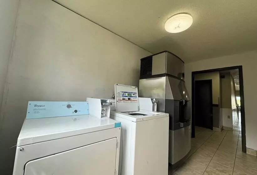 Hotelli South Ridge Inn