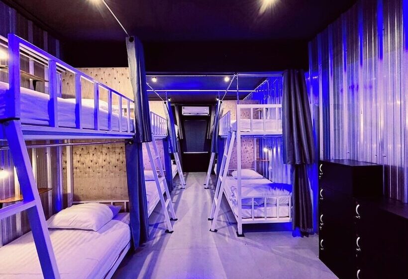 The Lab Sleep Hostel