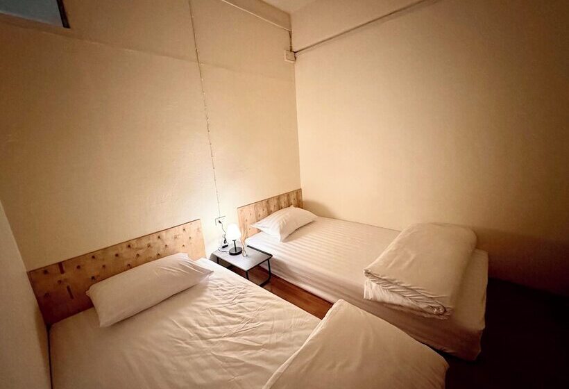 The Lab Sleep Hostel