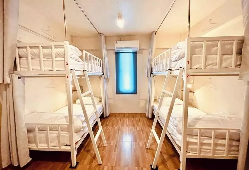 The Lab Sleep Hostel