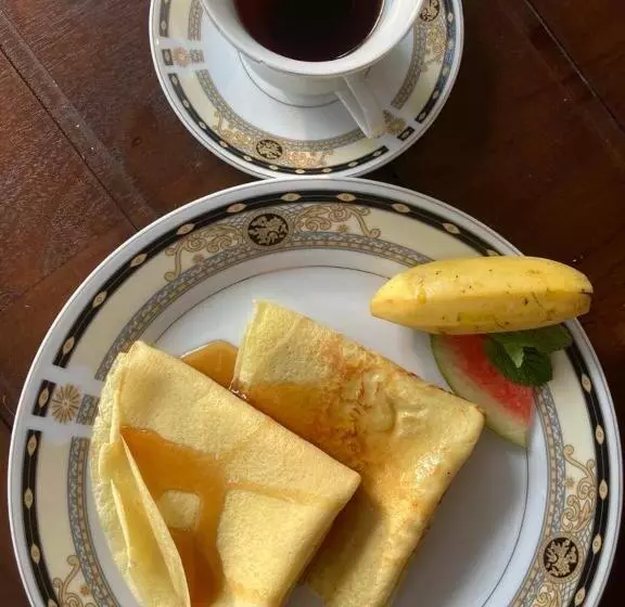 Hotelli Oshans Home   Guest House   Polhena