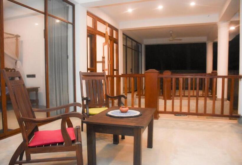 Hotell Oshans Home Guest House Polhena