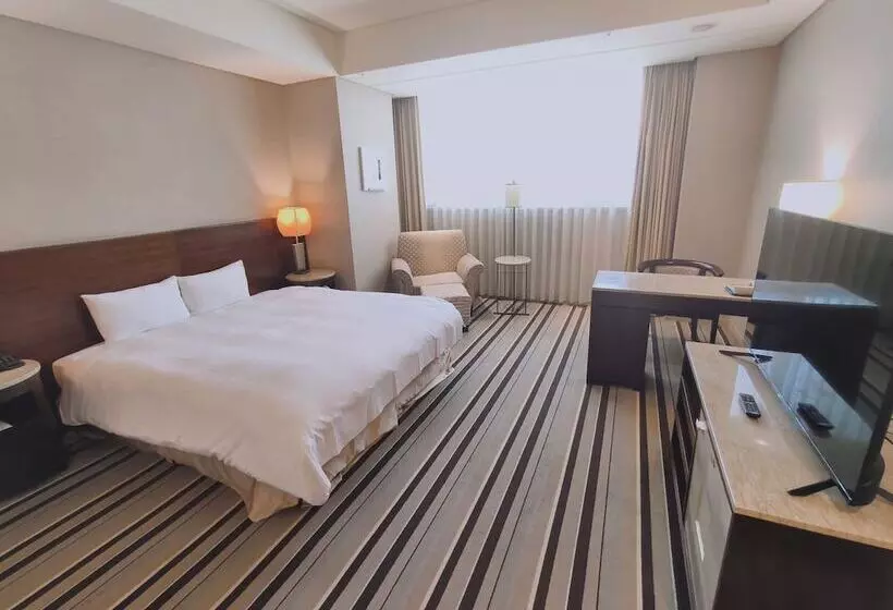 Via Hotel Breeze