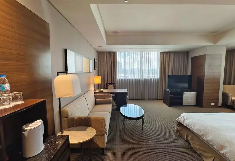 Via Hotel Breeze