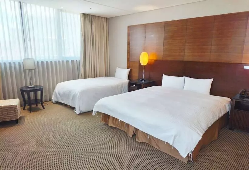 Via Hotel Breeze
