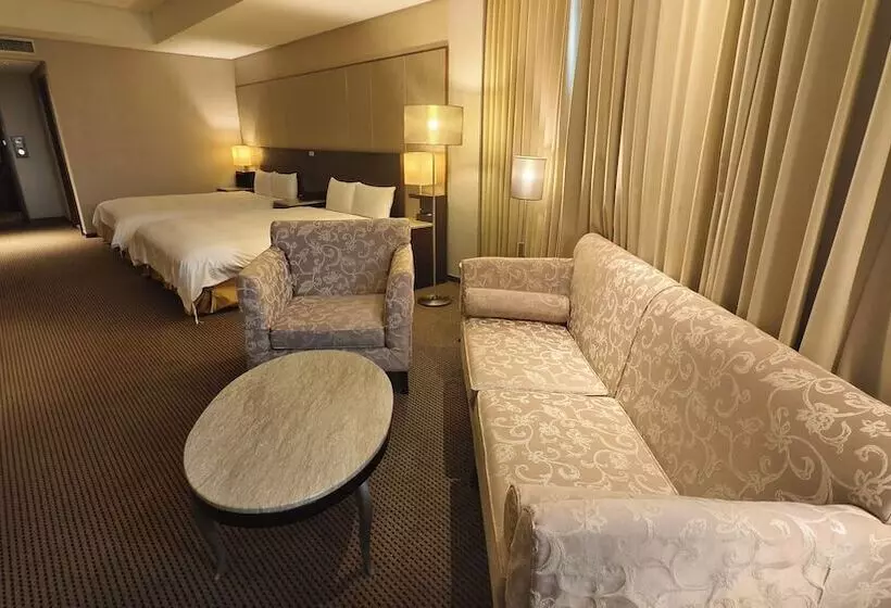 Via Hotel Breeze