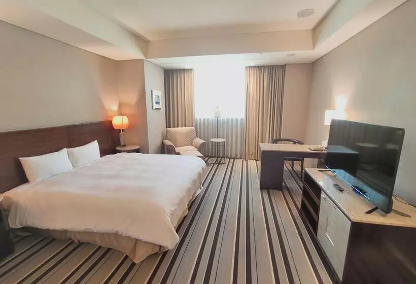 Via Hotel Breeze