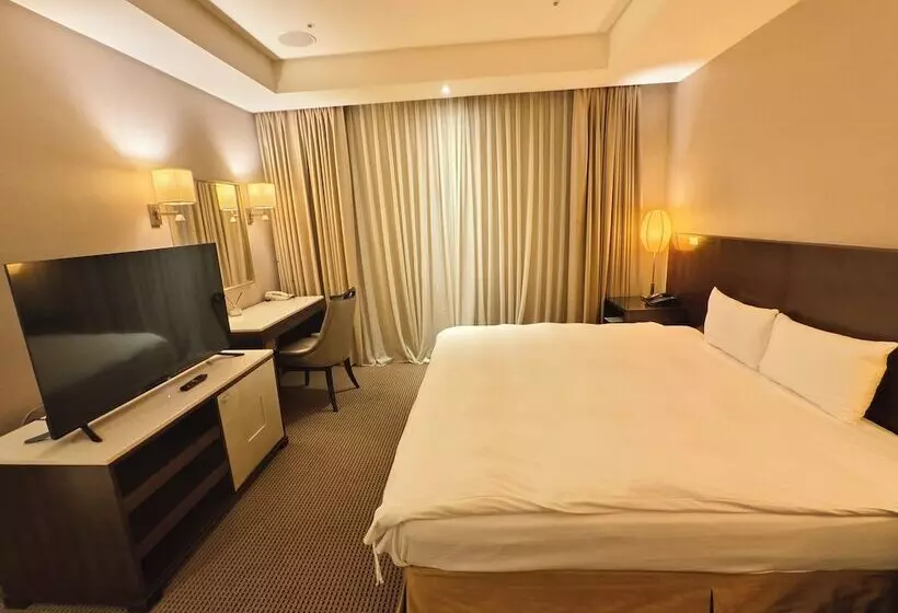 Via Hotel Breeze
