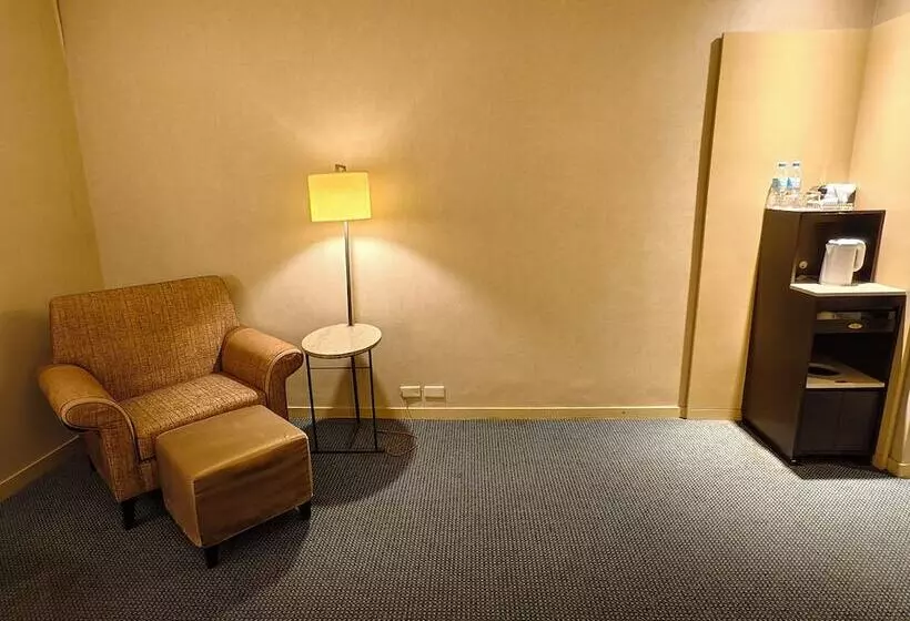 Via Hotel Breeze