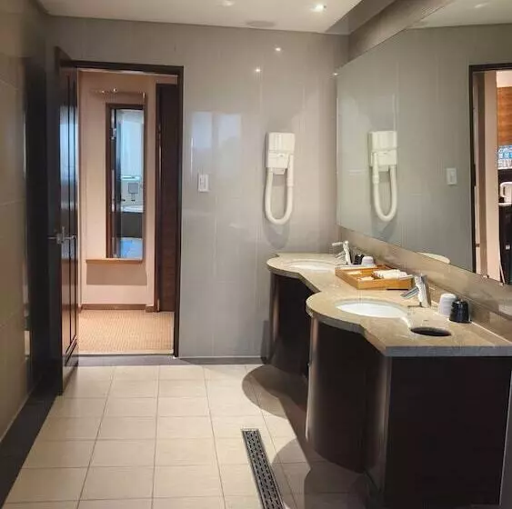 Via Hotel Breeze