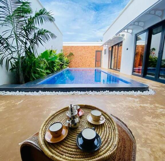 Отель The Bali Resort Zanzibar