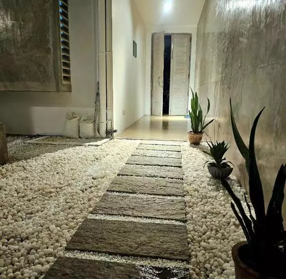 پانسیون Serene Sands Villa