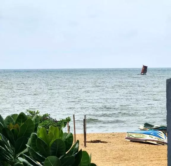 پانسیون Serene Sands Villa