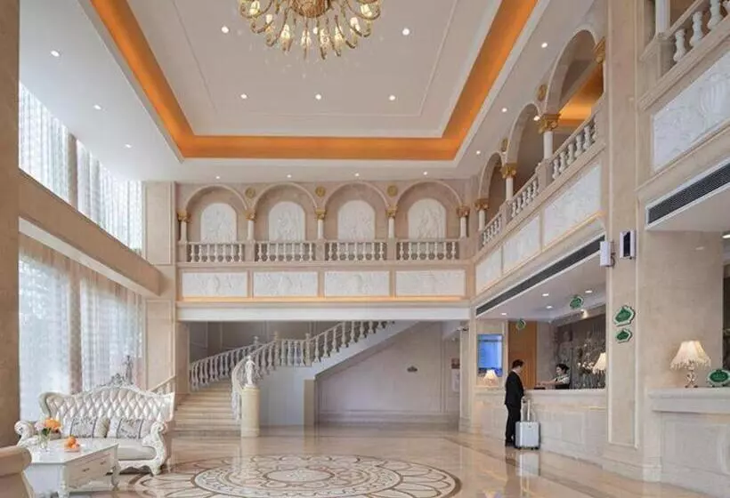 Vienna Hotel Jiangxi Shangrao Yiyang Railway Station Fangzhimin Avenue