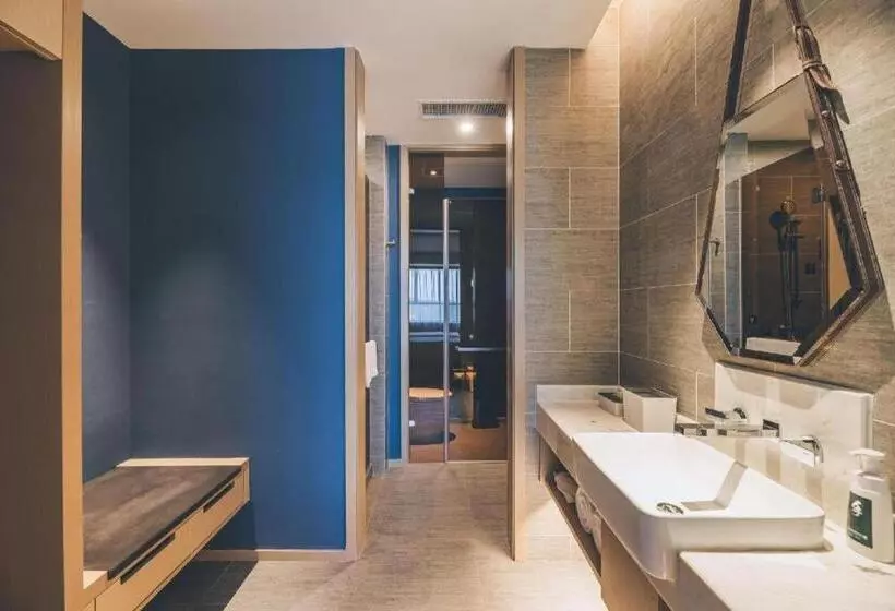 Atour Hotel Wenzhou Yueqing Nanhong Plaza