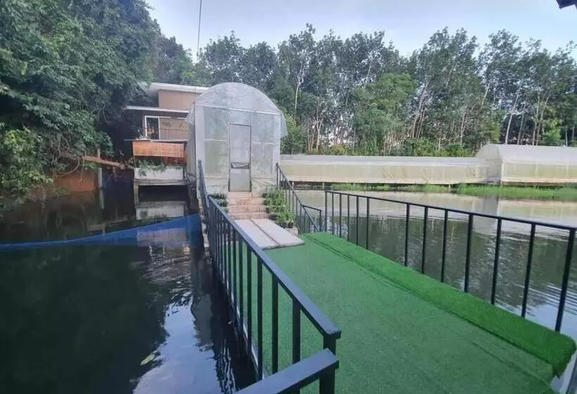 Hotelli เมล่อนลอยฟ้า