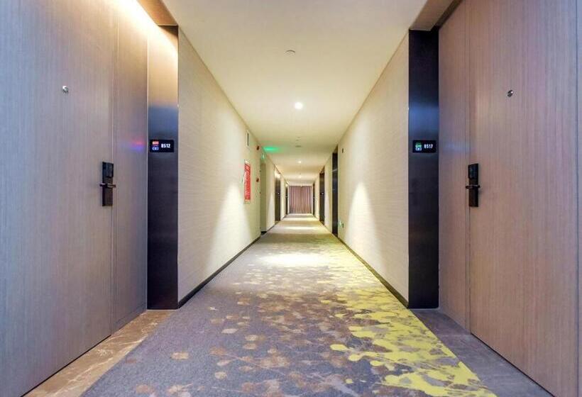 Lavande Hotel Nanchong Xihua Shida