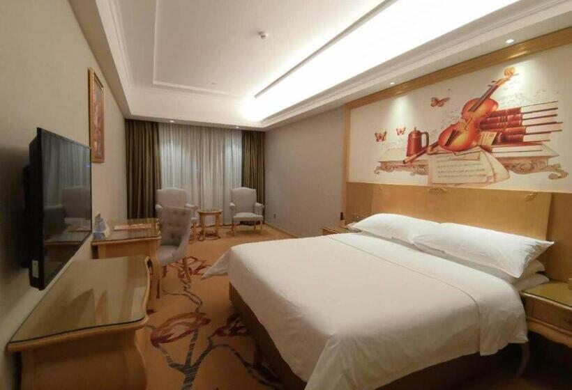 Vienna Hotel Guangdong Chaozhou Chaoshan High Speed Railway Station