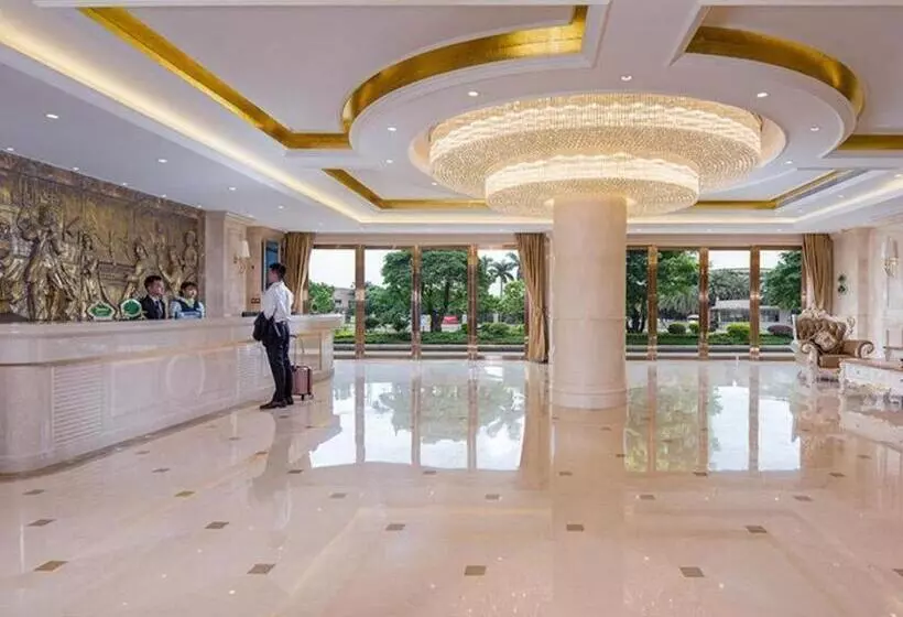 Vienna Hotel Guangdong Zhongshan Xiaolan High Speed Railway Station
