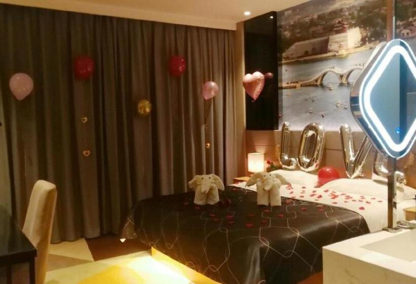 Chonpines Hotel·s Liaocheng City Centre Wuxing Department Store