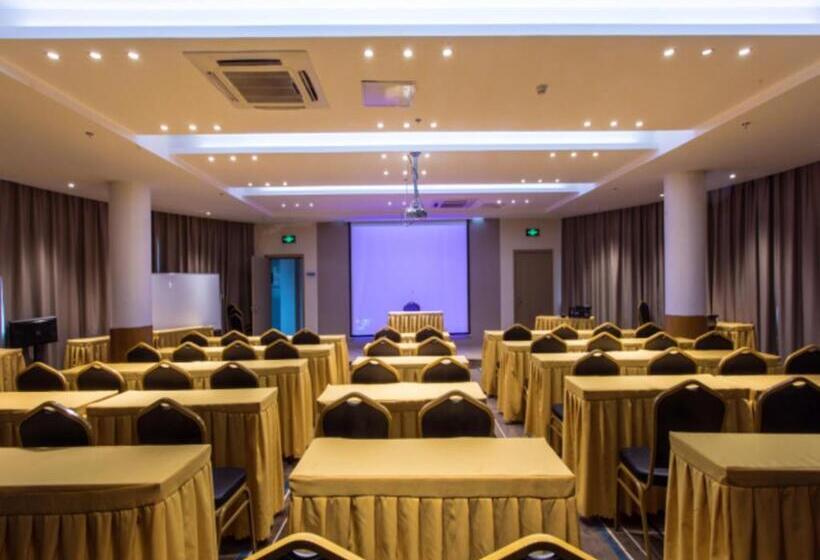 酒店 City Comfort Inn Lingshui Central Avenue Bus Station