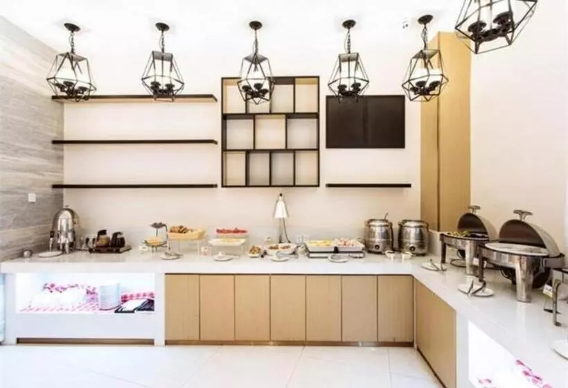 Hotelli City Comfort Inn Lingshui Central Avenue Bus Station