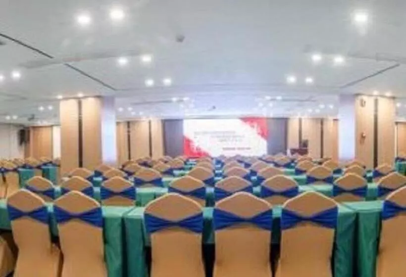 هتل City Comfort Inn Wuhan Tianhe Airport Outlets