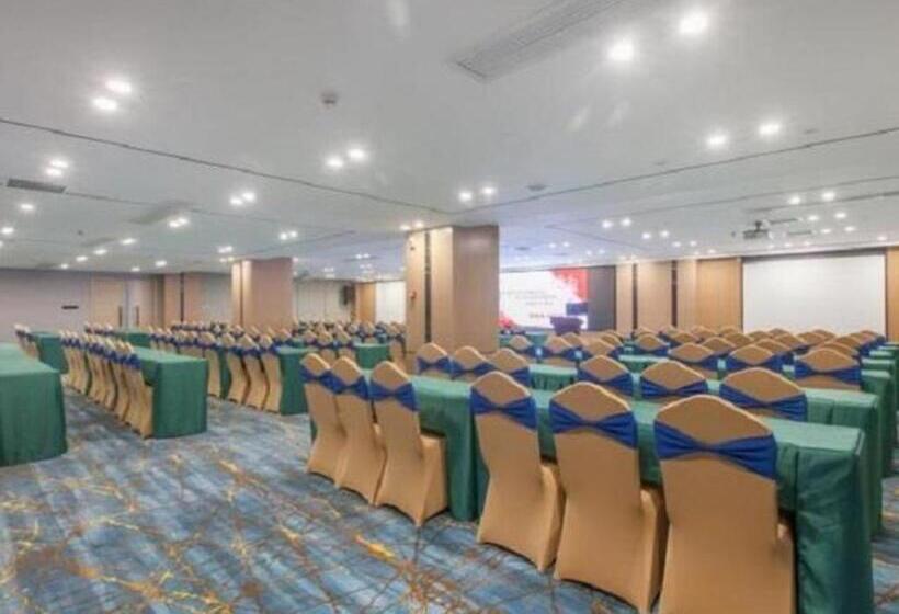 Hotel City Comfort Inn Wuhan Tianhe Airport Outlets