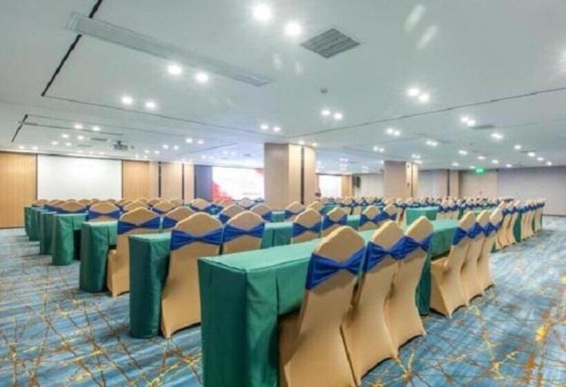 Hotel City Comfort Inn Wuhan Tianhe Airport Outlets