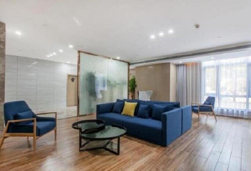 Hotel City Comfort Inn Wuhan Tianhe Airport Outlets