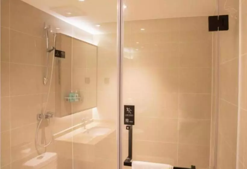 Hotelli City Comfort Inn Yangjiang Hailingdao Dajiaowan