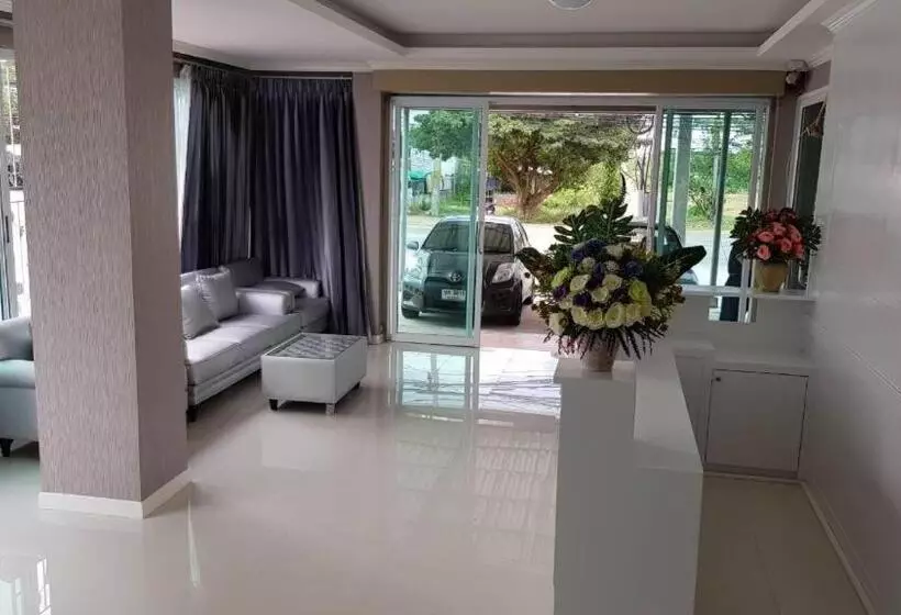 Hotelli Crystal Place Prathai