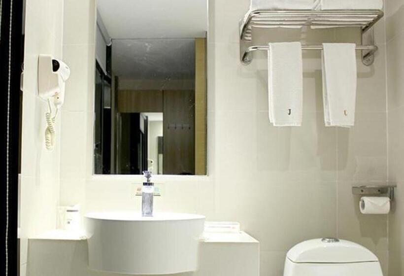 Szálloda Jtour Inn Yizhou Hechi College Pedestrian Street