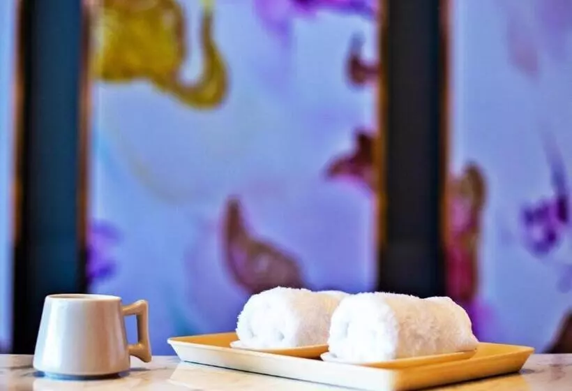 Lavande Hotels Wuhan Caidiao Changfu Business Center
