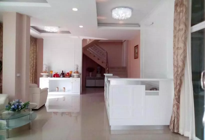 ホテル Crystal Place Sida