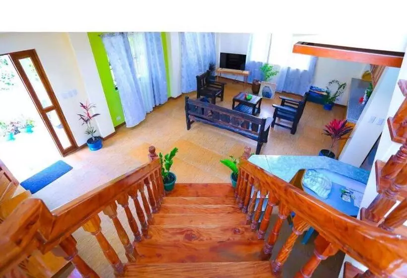 Hotelli Hillside Villa