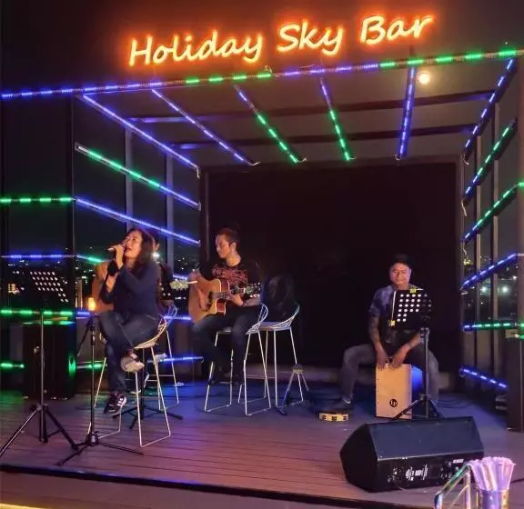 هتل Holiday Pier