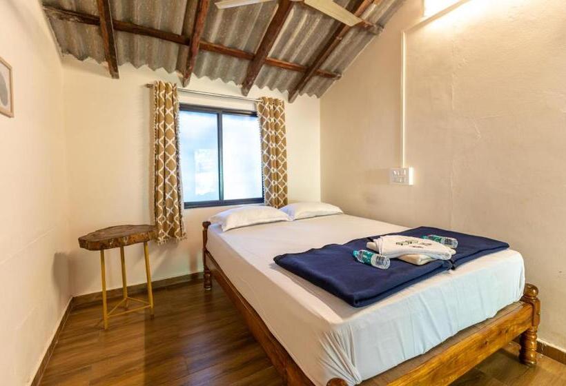 هتل Sunset Cafe Beach Stay