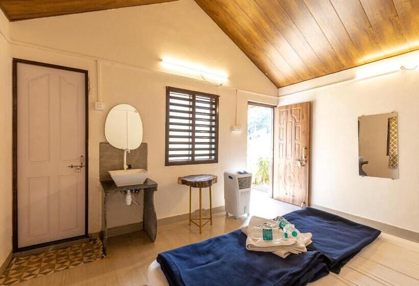 هتل Sunset Cafe Beach Stay