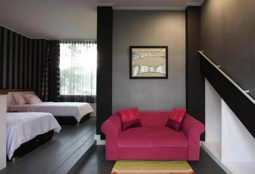 Hotel The Peak Home